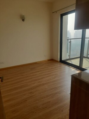 Room in 4 BHK Apartment at M3M Latitude, Sector 65 – for Rent