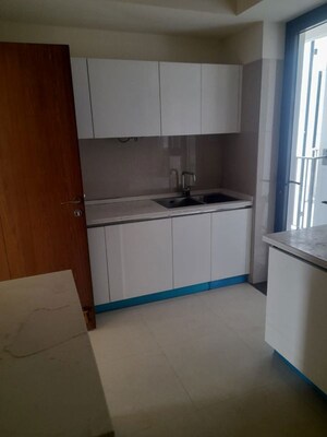 Bathroom in 4 BHK Apartment at M3M Latitude, Sector 65 – for Rent