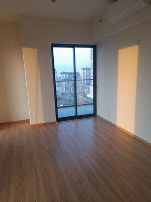 Room in 4 BHK Apartment at M3M Latitude, Sector 65 – for Rent