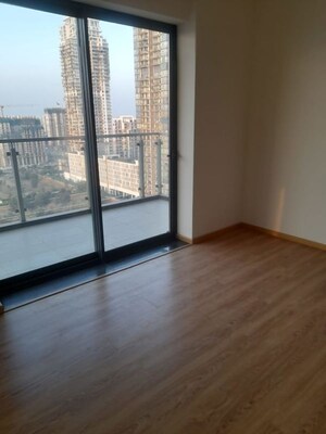Room in 4 BHK Apartment at M3M Latitude, Sector 65 – for Rent
