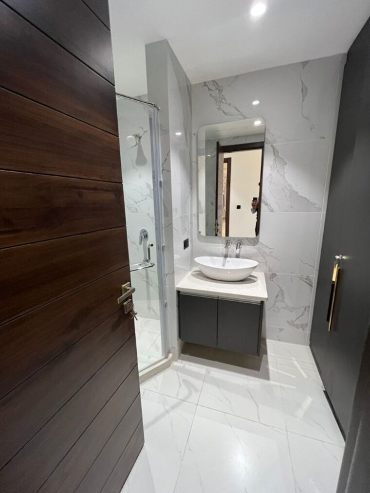 Bathroom, anant-raj-ashok-estate 3 Bedroom 1800 Sq.Ft. Apartment In Sector 63a Gurgaon 10425001