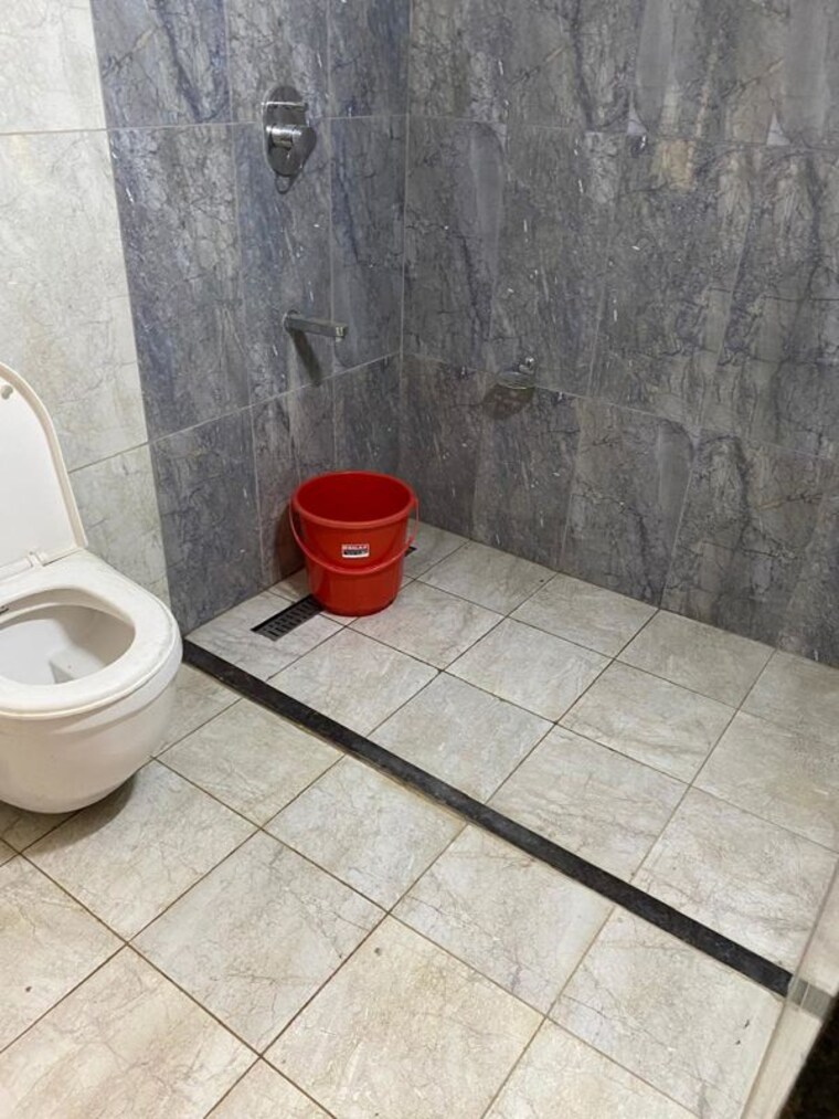 Bathroom, kunal-kunal-aspiree 3 Bedroom 1500 Sq.Ft. Apartment In Balewadi Pune 10425027