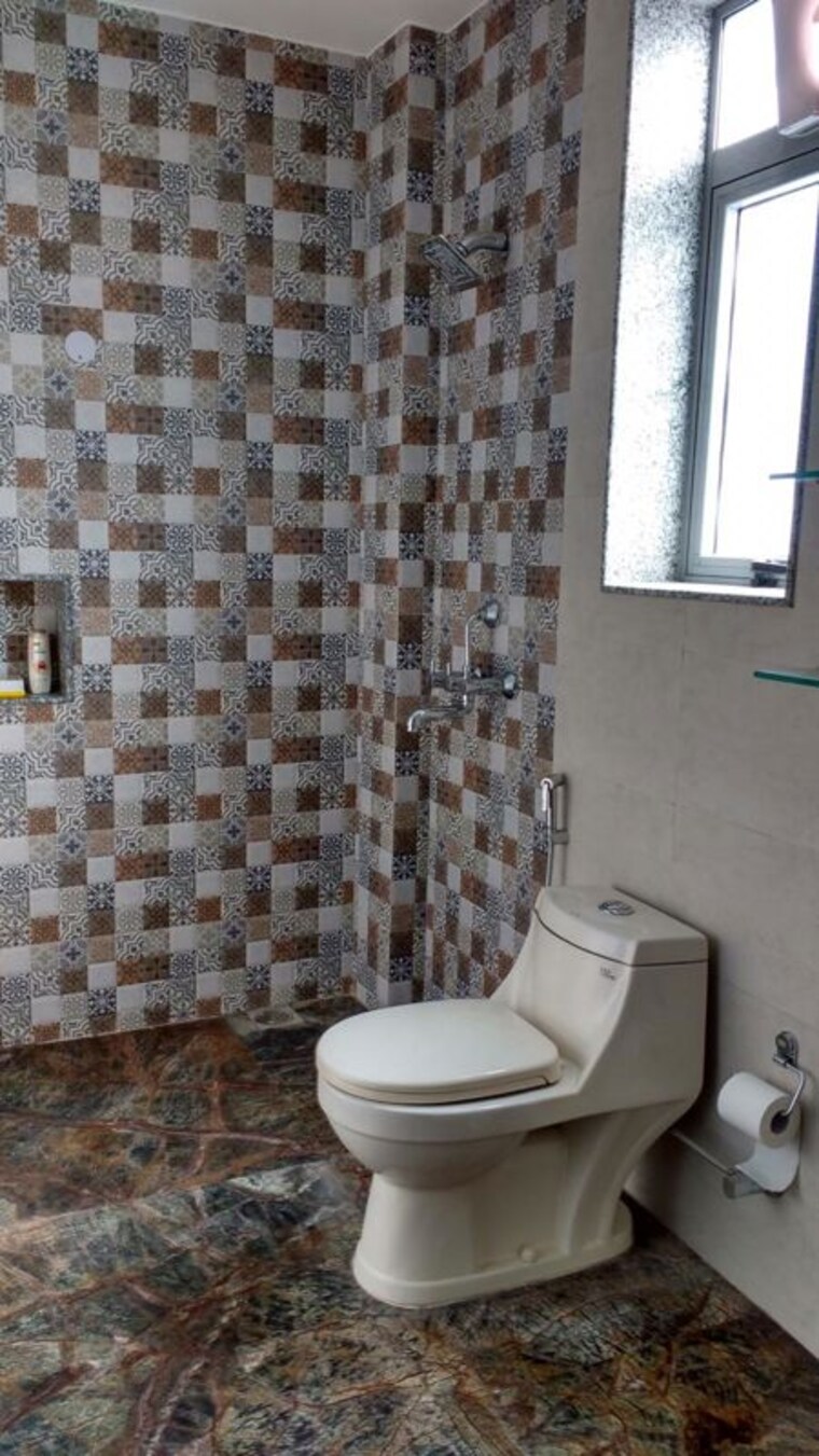 Bathroom, unitech-harmony 3.5 Bedroom 2714 Sq.Ft. Apartment In Sector 50 Gurgaon 10425032
