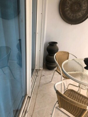 Team Area in 2.5 BHK Apartment at Unitech Harmony, Sector 50 – for Rent