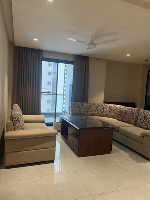 Bedroom in 4 BHK Apartment at Sector 82 – for Rent