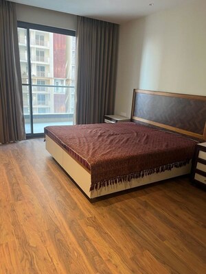 Bedroom in 4 BHK Apartment at Sector 82 – for Rent