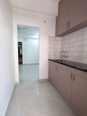 Room in 1 BHK Apartment at BM Residency Kondapur, Kondapur – for Rent