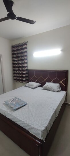 2.5 BHK + Study Room Apartment For Rent in 3C Lotus Boulevard