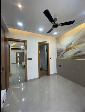 Room in 3 BHK Builder Floor at BPTP District 3, Sector 85 – for Sale