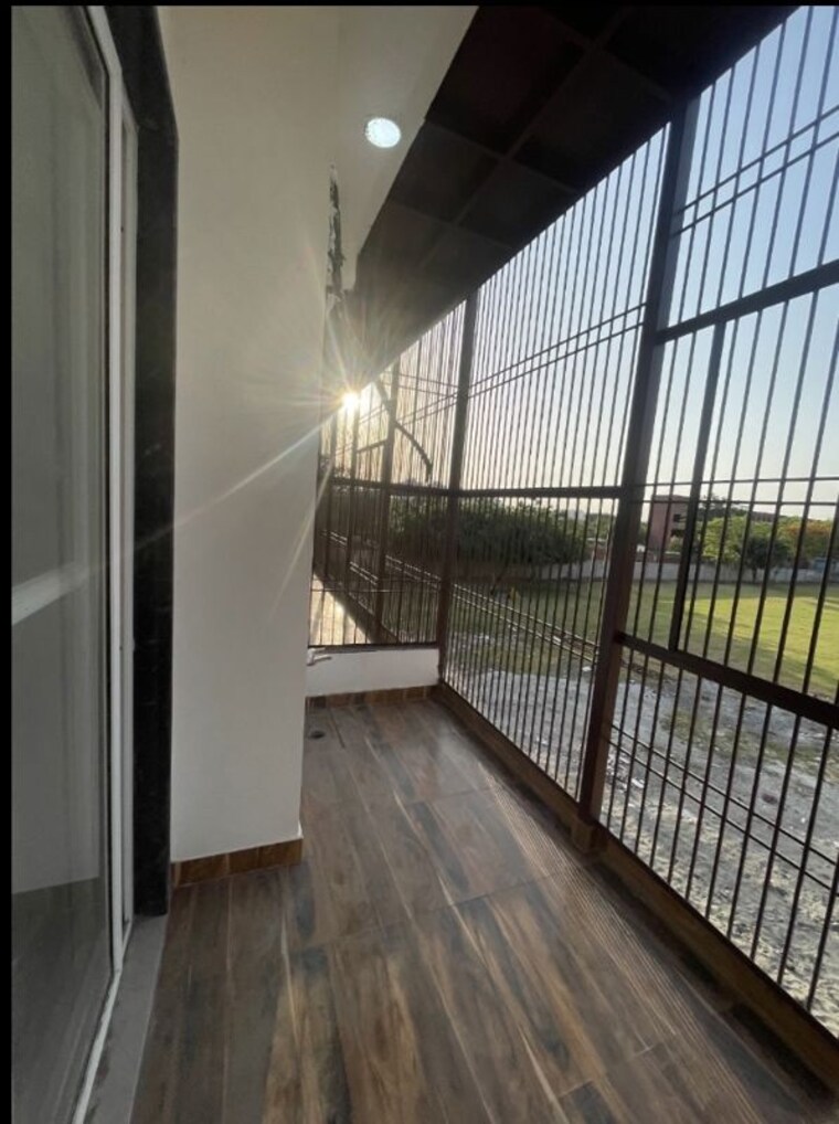 Balcony, bptp-district-3 3 Bedroom 1620 Sq.Ft. Builder Floor In Sector 85 Faridabad 10425082