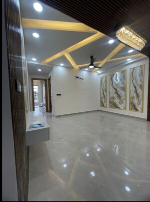 Room in 3 BHK Builder Floor at BPTP District 3, Sector 85 – for Sale
