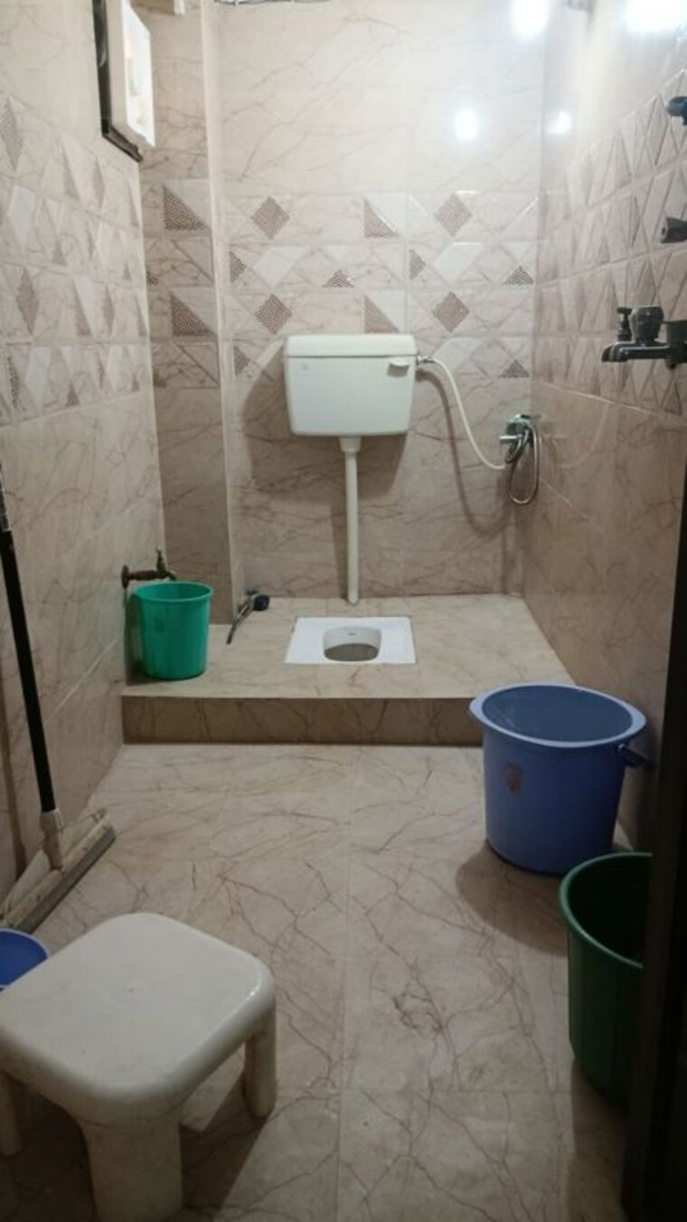 Bathroom, vhv-happy-homes-2-0 1 Bedroom 400 Sq.Ft. Apartment In Soyepur Varanasi 10425106