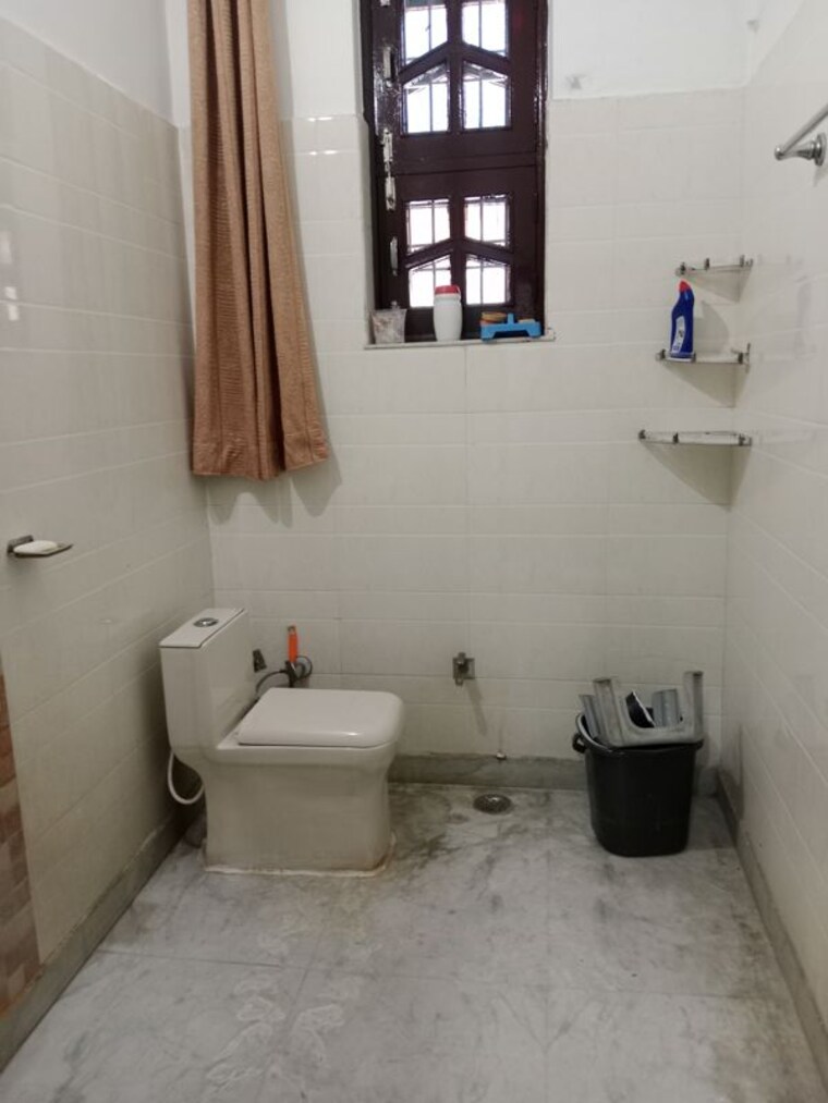 Bathroom, model town 3 Bedroom 1936 Sq.Ft. Builder Floor In Model Town Panipat 10425108