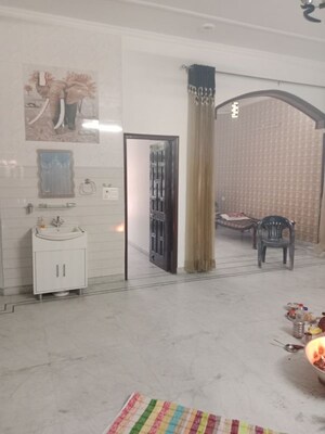 Parking in 3 BHK Builder Floor at Model Town – for Rent