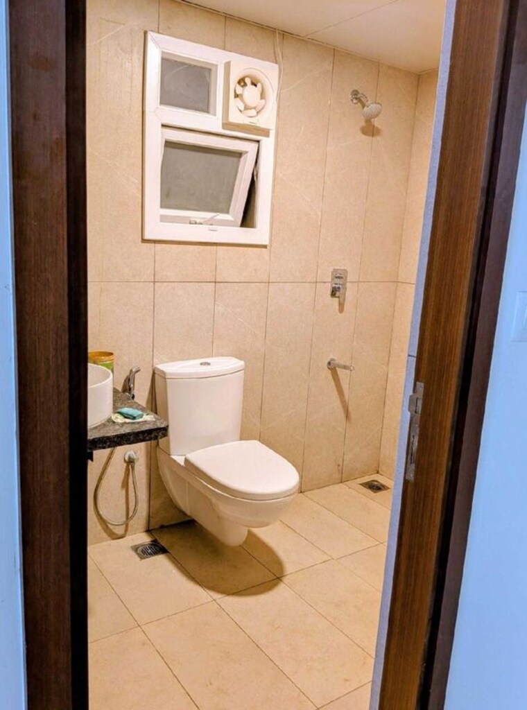 Bathroom, prestige-green-gables 3 Bedroom 1500 Sq.Ft. Apartment In Panathur Bangalore 10425111