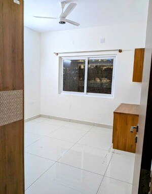 Room in 3 BHK Apartment at Prestige Green Gables, Panathur – for Rent