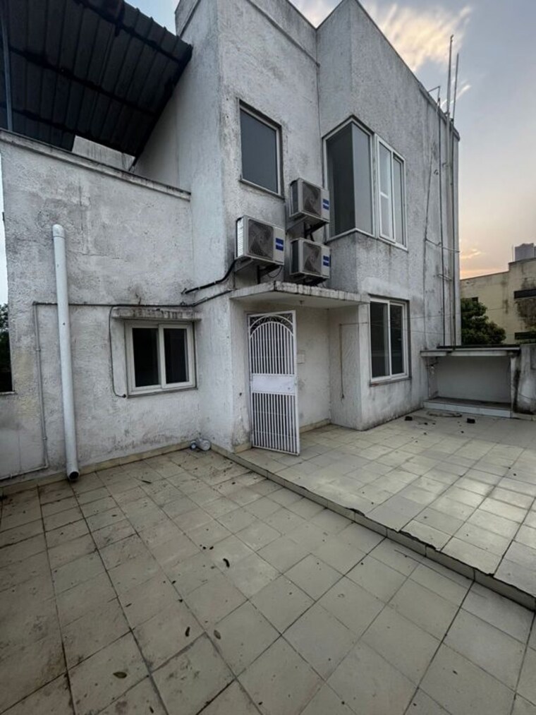 Bathroom, awho-brahmaputra-apartments 4 Bedroom 2800 Sq.Ft. Apartment In Sector 29 Noida 10425117