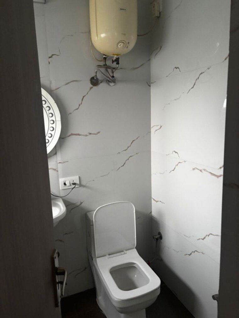 Bathroom, awho-brahmaputra-apartments 4 Bedroom 2800 Sq.Ft. Apartment In Sector 29 Noida 10425117