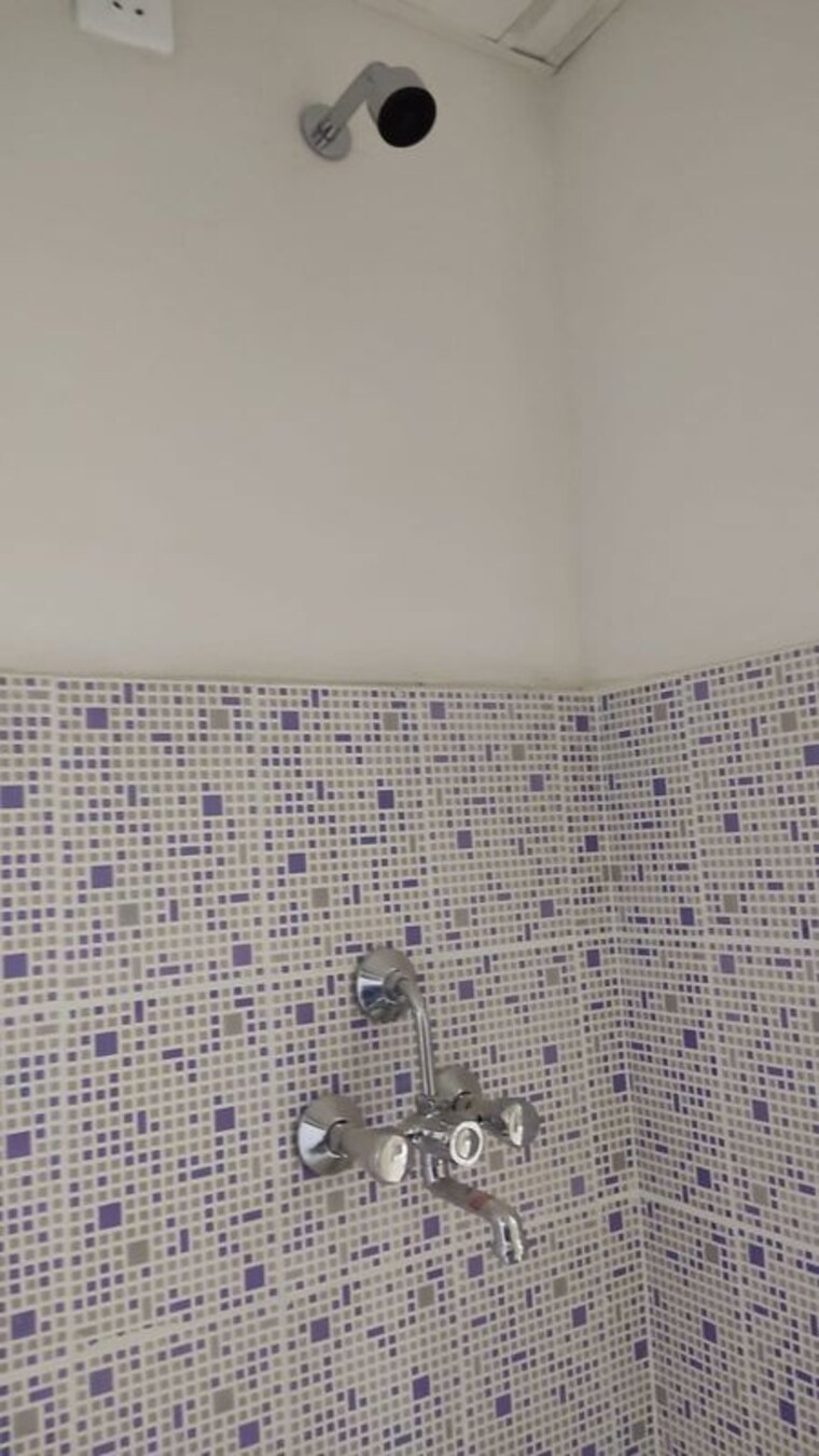 Bathroom, rof-aalayas 1 Bedroom 364 Sq.Ft. Apartment In Sector 102 Gurgaon 10425128