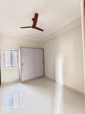 Room in 2 BHK Apartment at Hari Priya Kondapur, Kondapur – for Rent