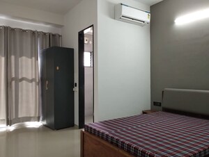 Room in 1 BHK Builder Floor at DLF Independent Floors, Dlf City Phase 3 – for Rent