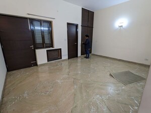 Room in 3 BHK Independent House at Gomti Nagar – for Rent