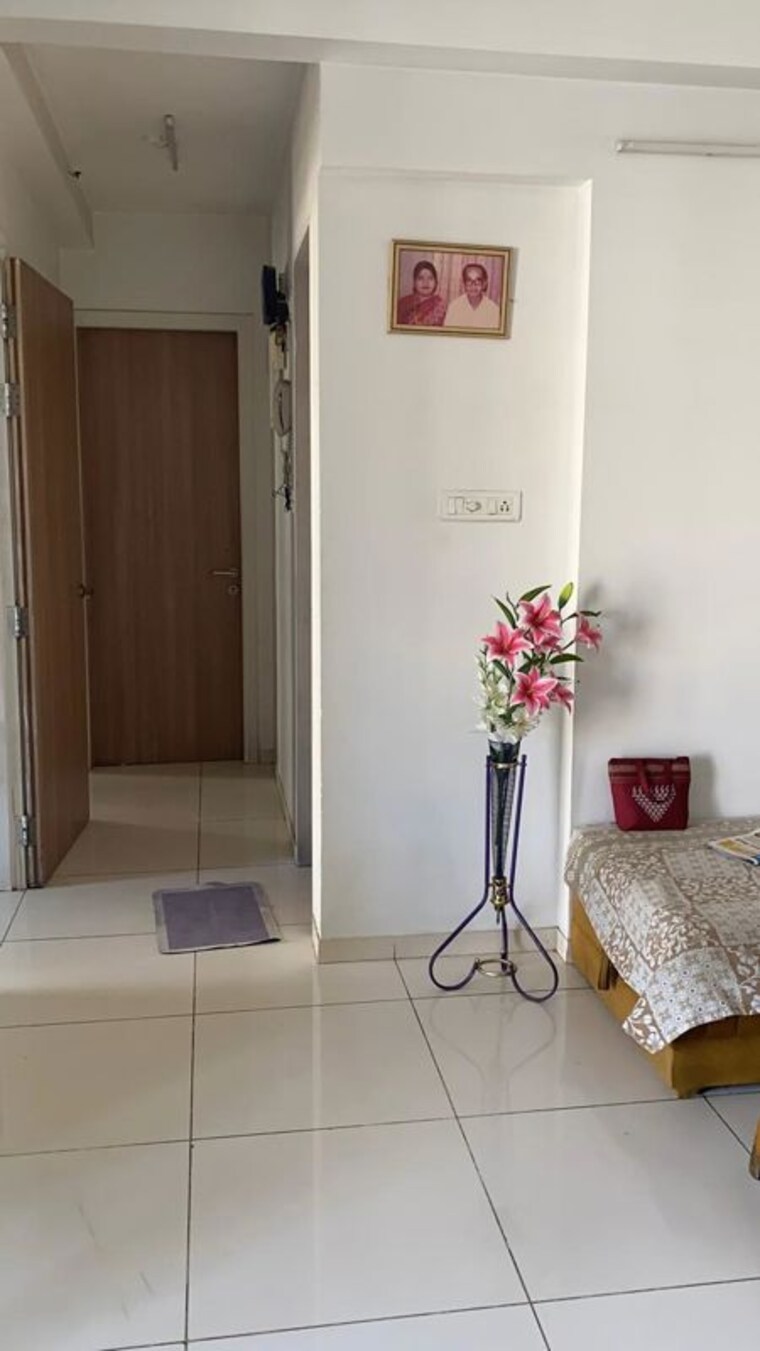 Living Room, godrej-emerald 2 Bedroom 802 Sq.Ft. Apartment In Ghodbunder Road Thane 10423649