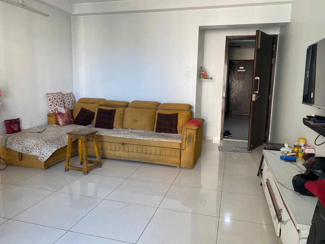 2 BHK + Study Room,Extra Room,Basement 802 Sq.Ft. Apartment in Godrej Emerald