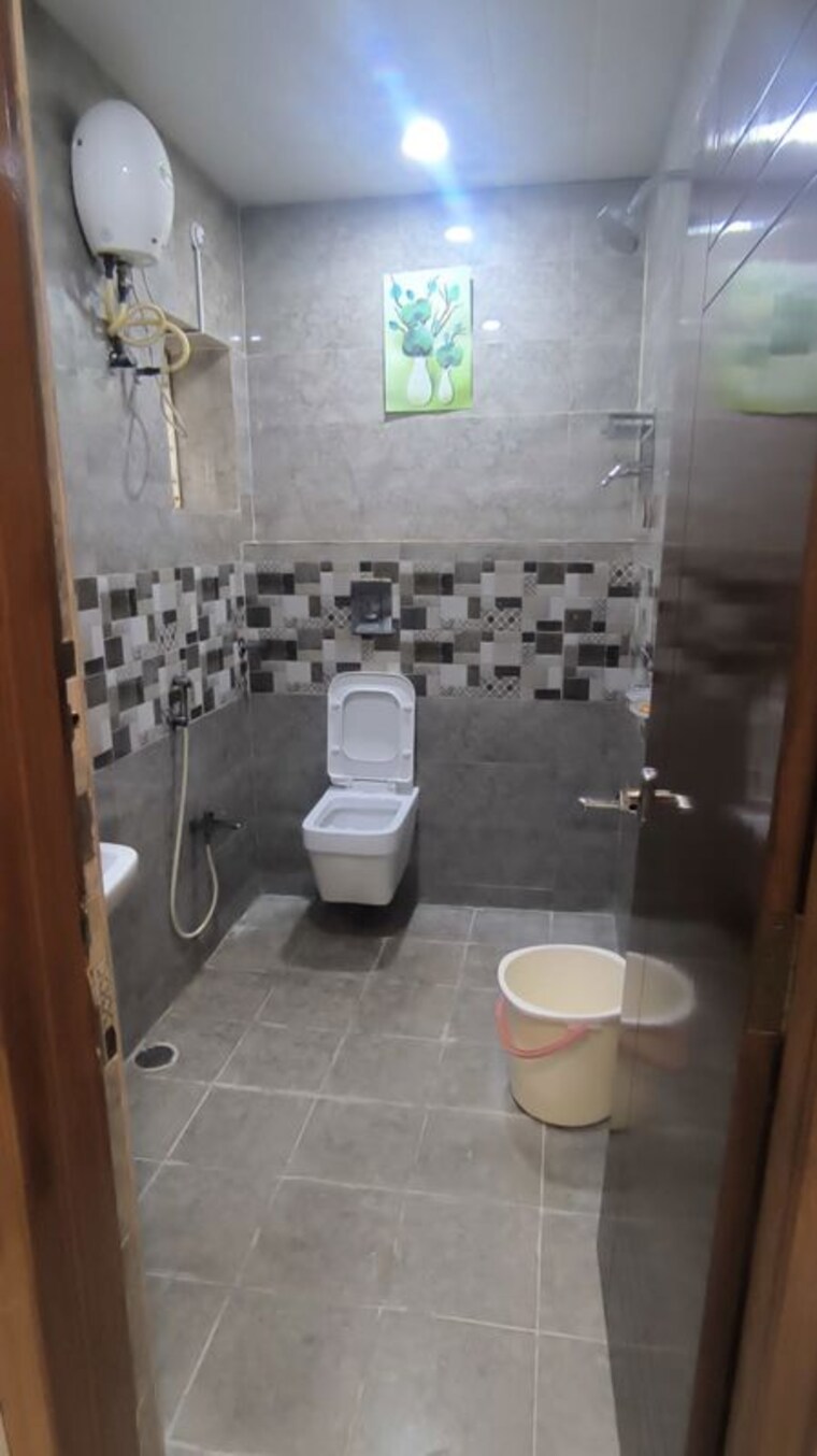 Bathroom, golden-tower-iii 3 Bedroom 2000 Sq.Ft. Villa In Amberpet Hyderabad 10425203