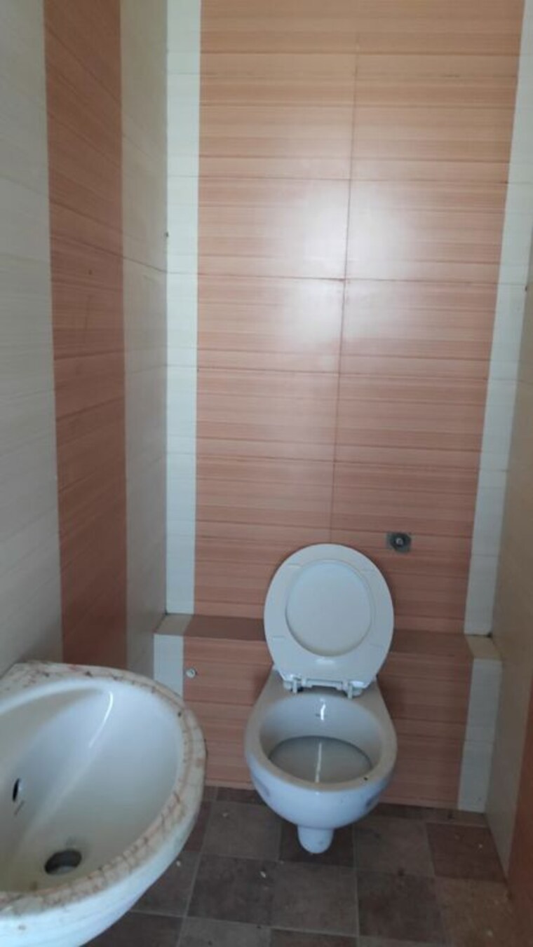 Bathroom, raj-grandeur 3.5 Bedroom 2700 Sq.Ft. Apartment In Powai Mumbai 10425201