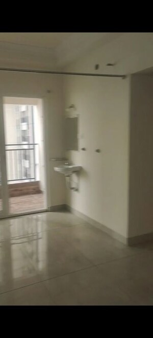 Room in 3 BHK Apartment at Candeur 40, Miyapur – for Rent