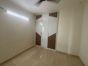 Room in 2 BHK Apartment at Gaur City 2 - 14th Avenue, Sector 16c Greater Noida – for Rent