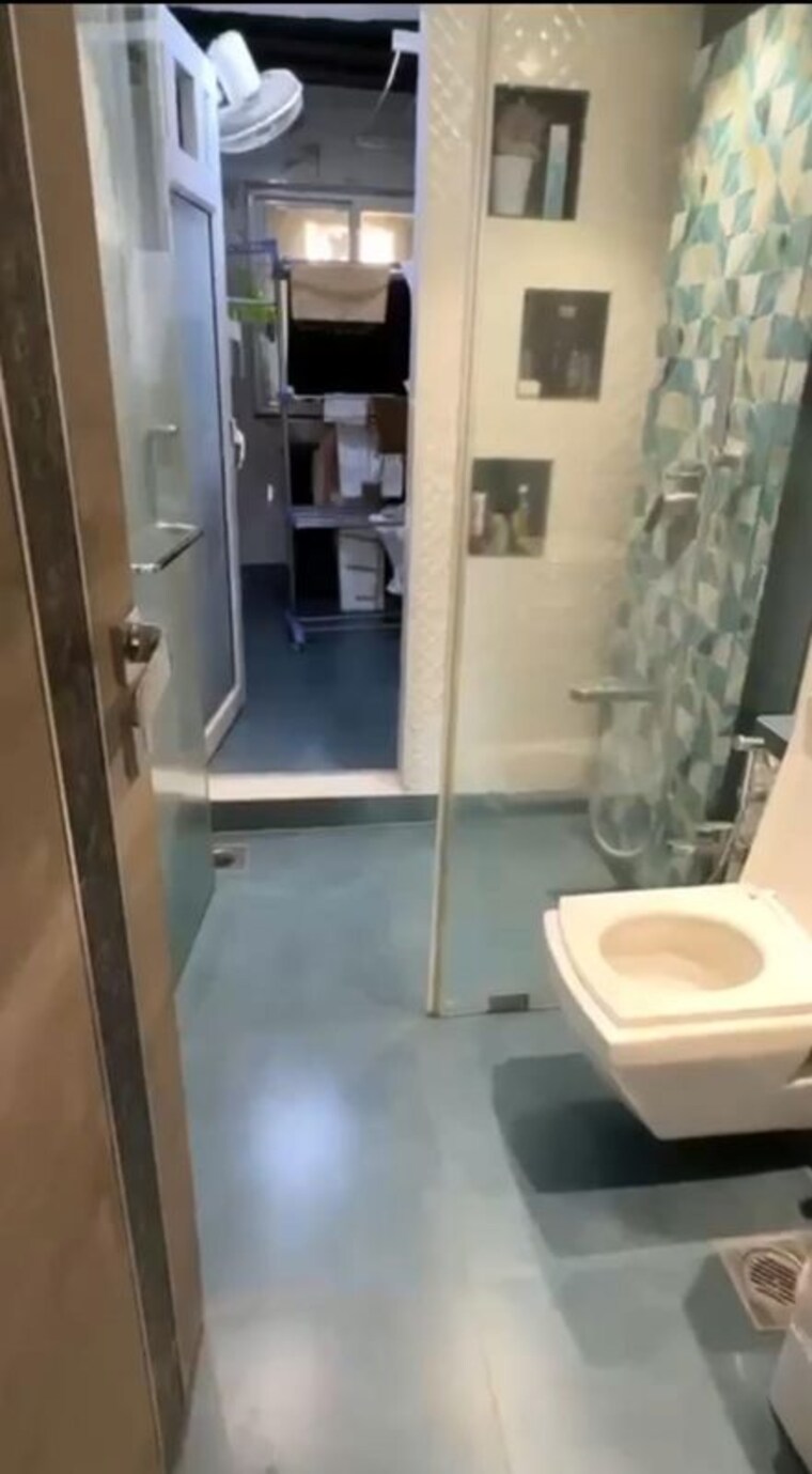 Bathroom, mayfair-meridian-andheri 2 Bedroom 807 Sq.Ft. Apartment In Andheri West Mumbai 10425261