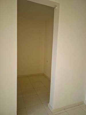Room in 2 BHK Apartment at Arihant Royalty, Wanwadi – for Rent