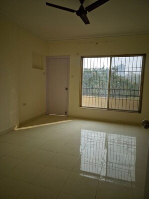 Room in 2 BHK Apartment at Arihant Royalty, Wanwadi – for Rent