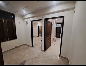 Room in 3 BHK Builder Floor at Greater Kailash Part 3 – for Rent
