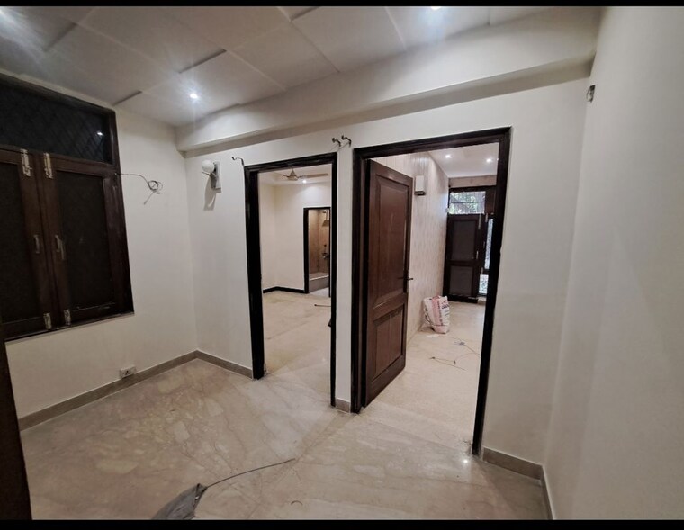 Room, greater kailash part 3 3 Bedroom 200 Sq.Yd. Builder Floor In Greater Kailash Part 3 Delhi 10425240