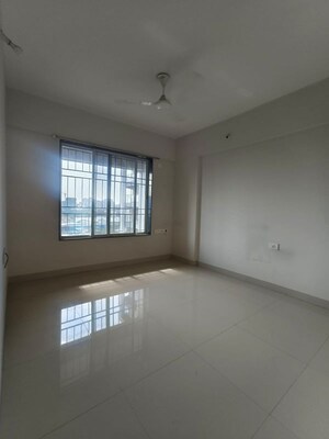 Room in 2 BHK Apartment at Brahma Waterbay, Kalyani Nagar – for Rent