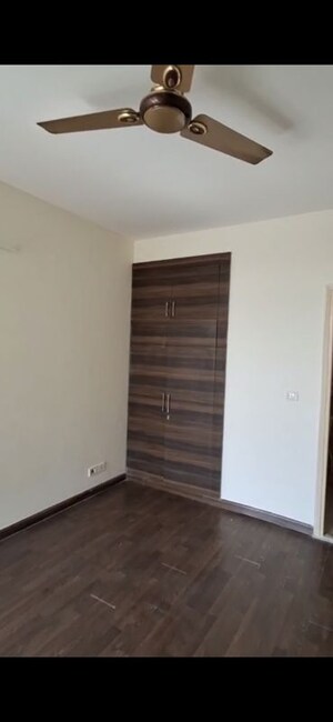 Room in 4 BHK Apartment at BPTP Park Elite Premium, Sector 84 – for Rent