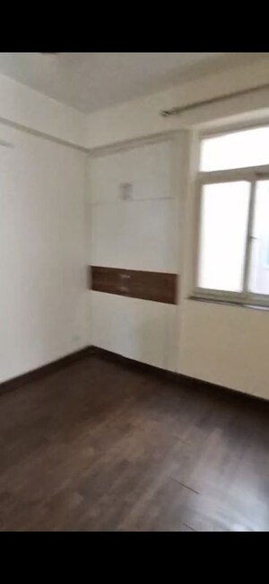 Room in 4 BHK Apartment at BPTP Park Elite Premium, Sector 84 – for Rent