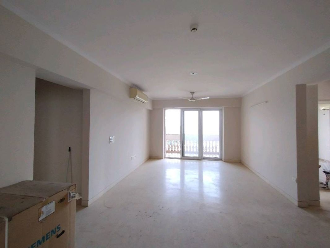4 BHK 2220 Sq.Ft. Apartment in DLF Regal Gardens