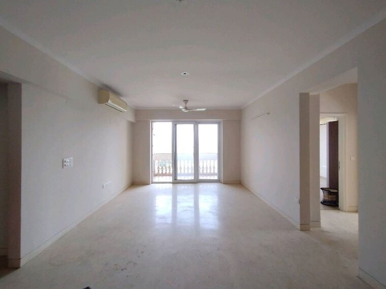 Room, dlf-regal-gardens 4 Bedroom 2220 Sq.Ft. Apartment In Sector 90 Gurgaon 10425302