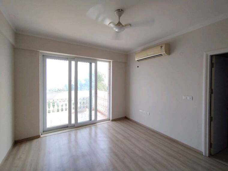 Room, dlf-regal-gardens 4 Bedroom 2220 Sq.Ft. Apartment In Sector 90 Gurgaon 10425302