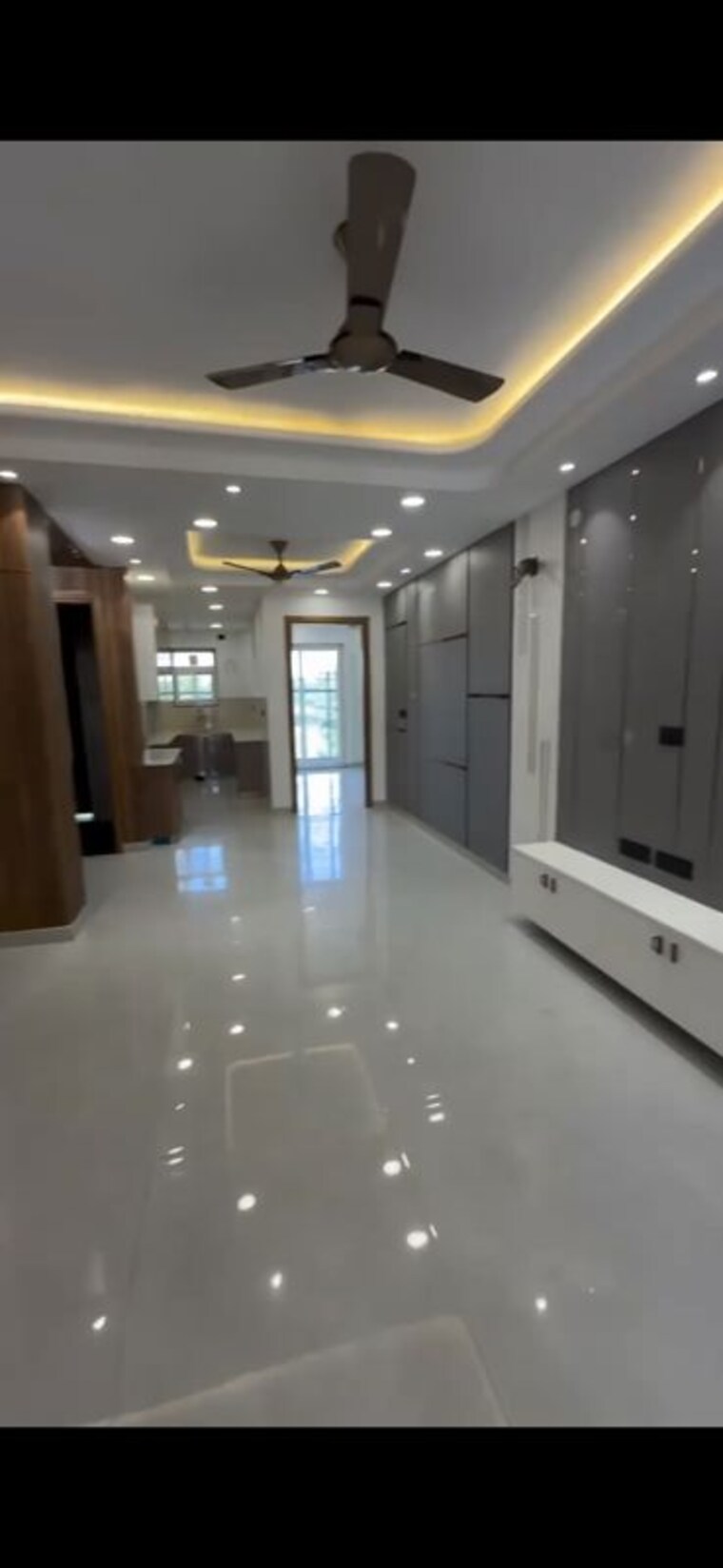 Living Room, bptp-district-3 3 Bedroom 1620 Sq.Ft. Builder Floor In Sector 85 Faridabad 10425314