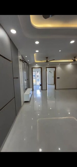 Building Lobby in 3 BHK Builder Floor at BPTP District 3, Sector 85 – for Sale