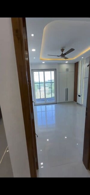 Room in 3 BHK Builder Floor at BPTP District 3, Sector 85 – for Sale