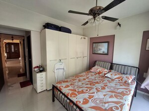 Bedroom in 2.5 BHK Apartment at Chaitanya Aradhana, Andheri West – for Sale