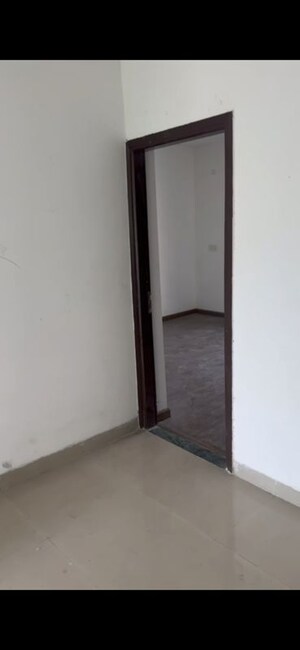 Room in 3.5 BHK Builder Floor at BPTP Park 81, Sector 81 – for Rent