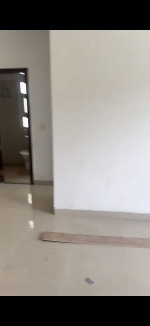 Room in 3.5 BHK Builder Floor at BPTP Park 81, Sector 81 – for Rent