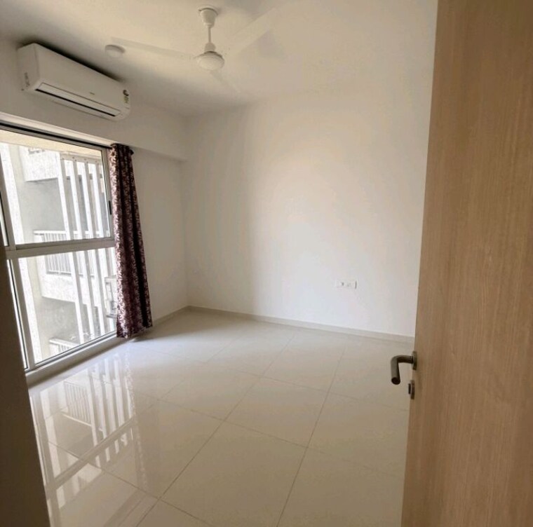Room, lodha-upper-thane-woodlands-a-b-and-j 4 Bedroom 1100 Sq.Ft. Apartment In Anjur Thane 10425383